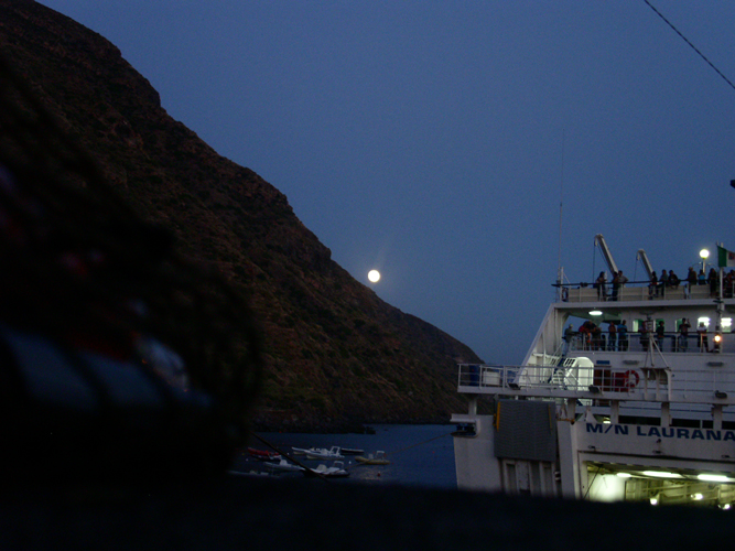 003Luna piena a Salina